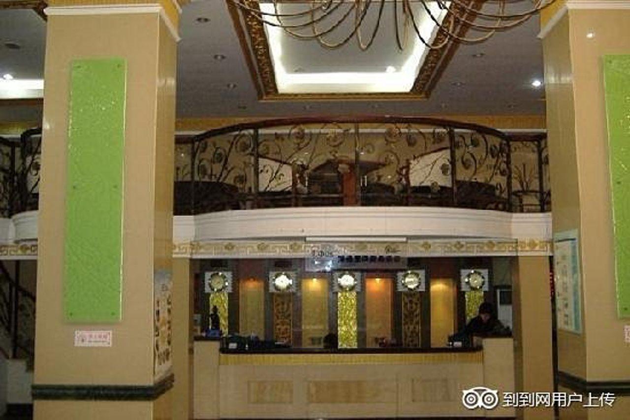 Greentree Inn Qingdao Railway Station East Square Pichaiyuan Express Hotel Eksteriør billede